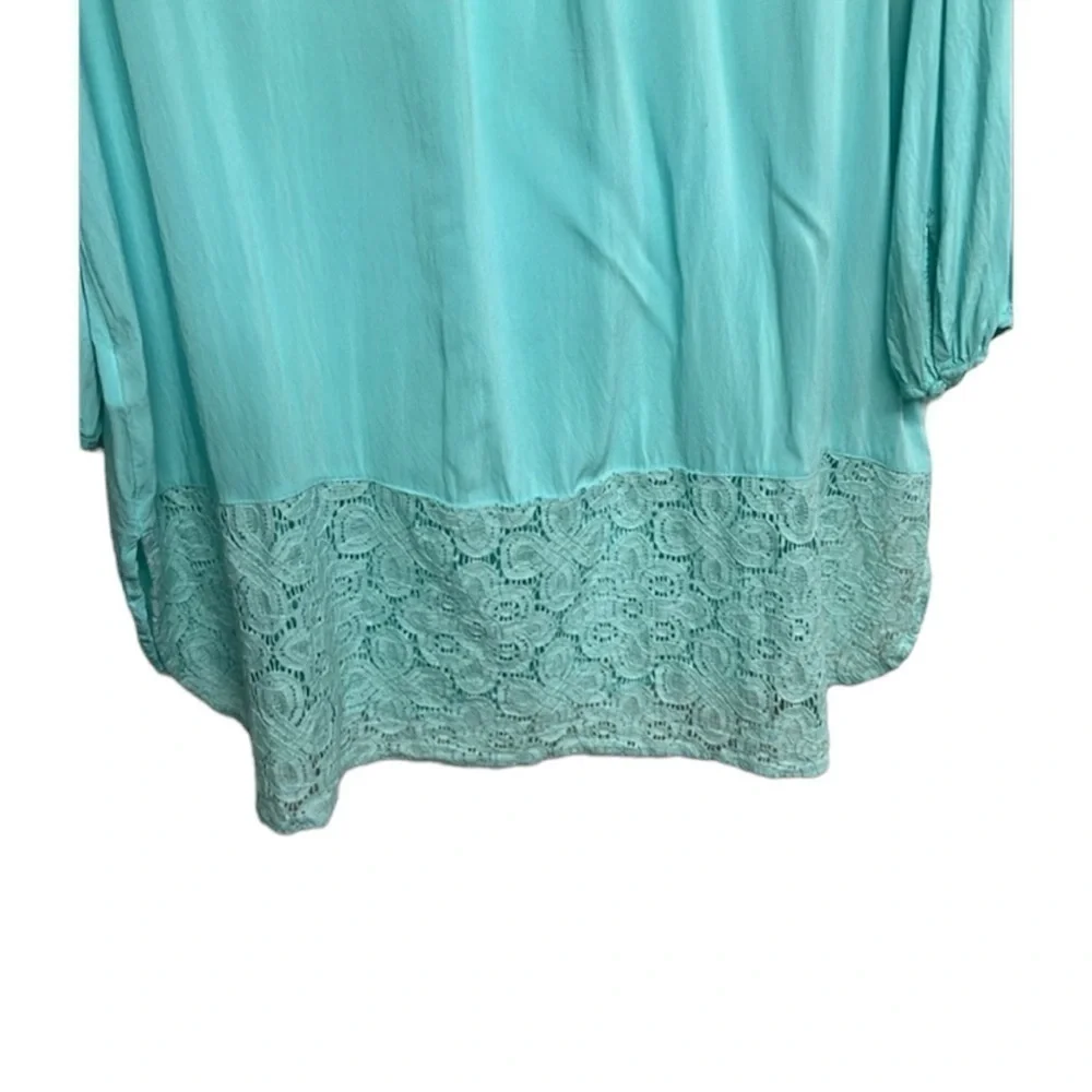 Stylus V-neck Aqua Top